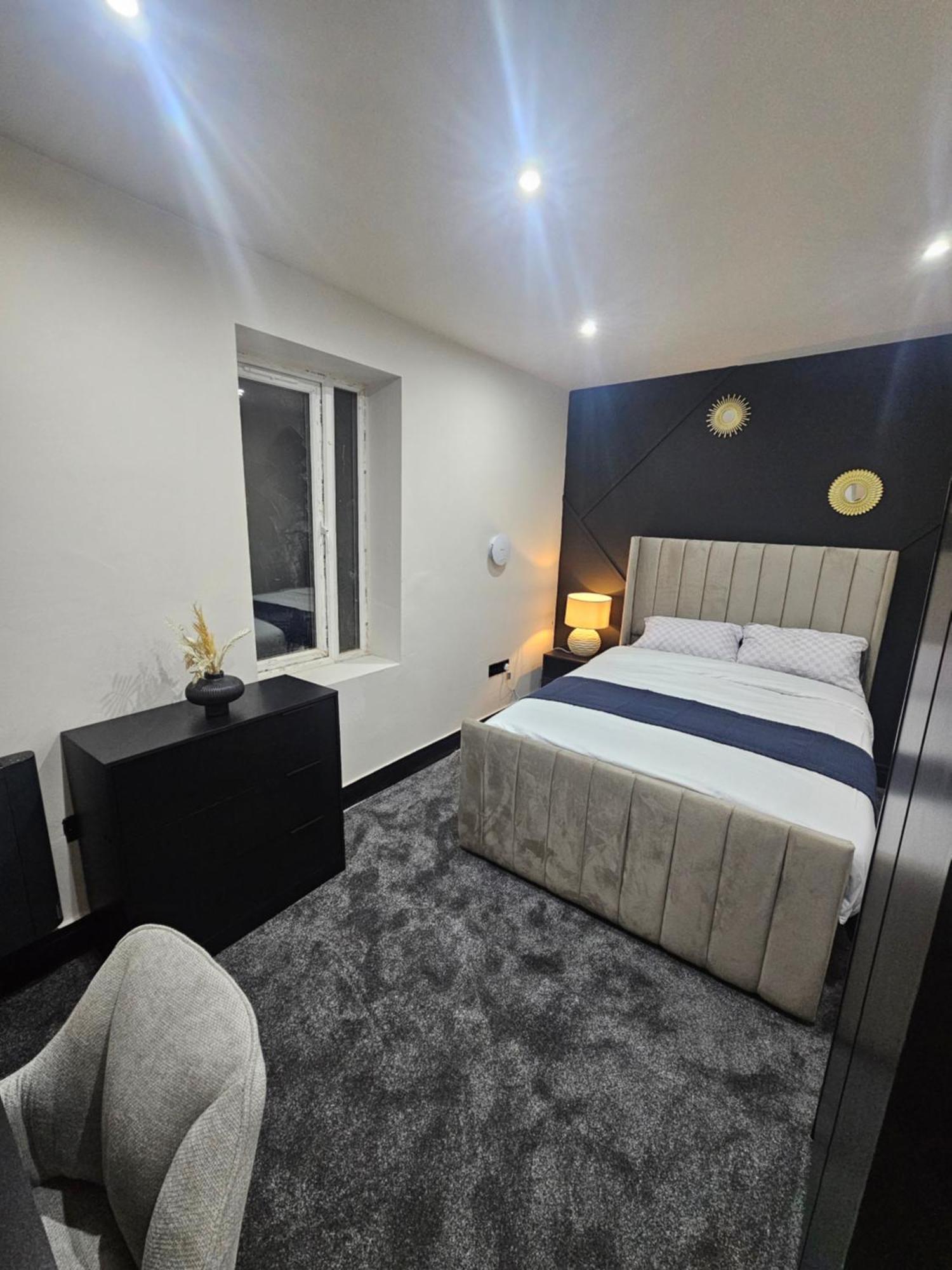 Springwood Villa Huddersfield Bagian luar foto